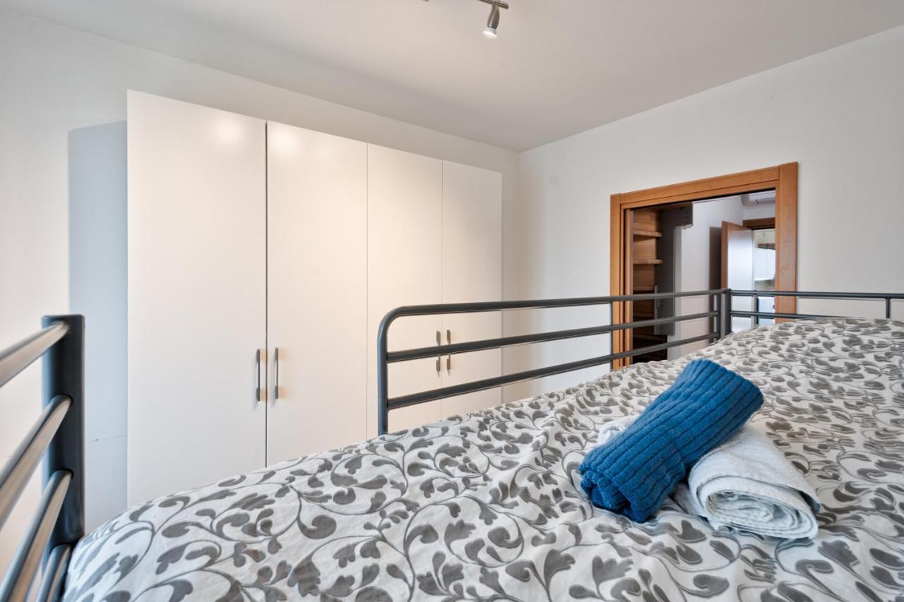 Casa Alessandro Con Piscina Lago Di Garda Salionze Kültér fotó
